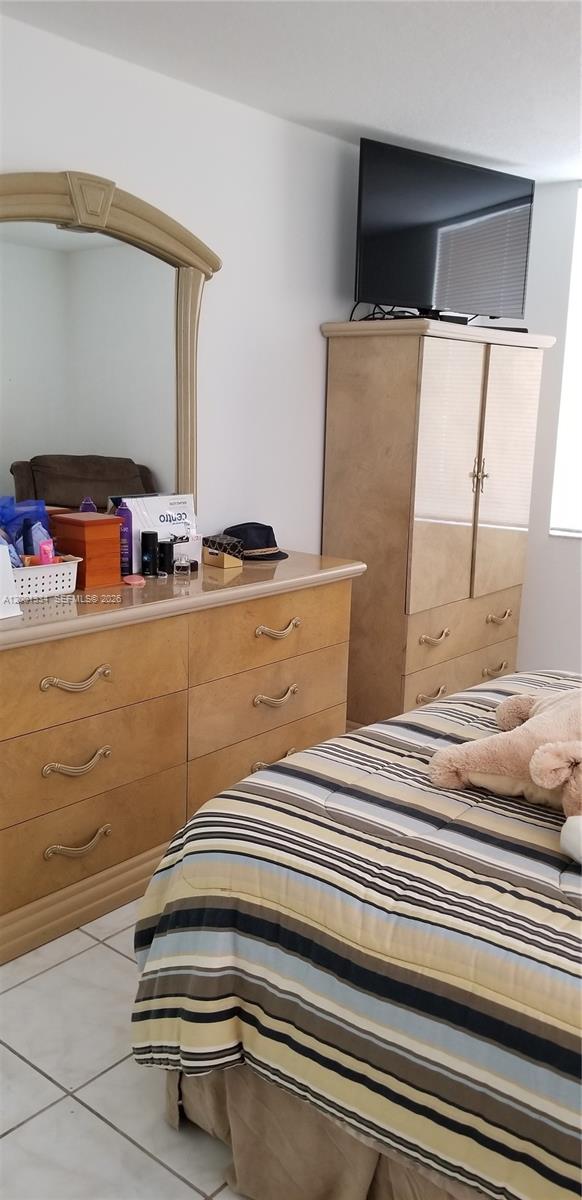 PROMENADE AT KENDALE LAKE - Residential