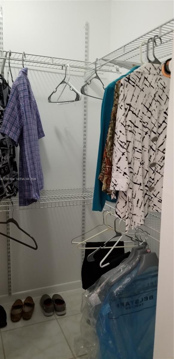 PROMENADE AT KENDALE LAKE - Residential