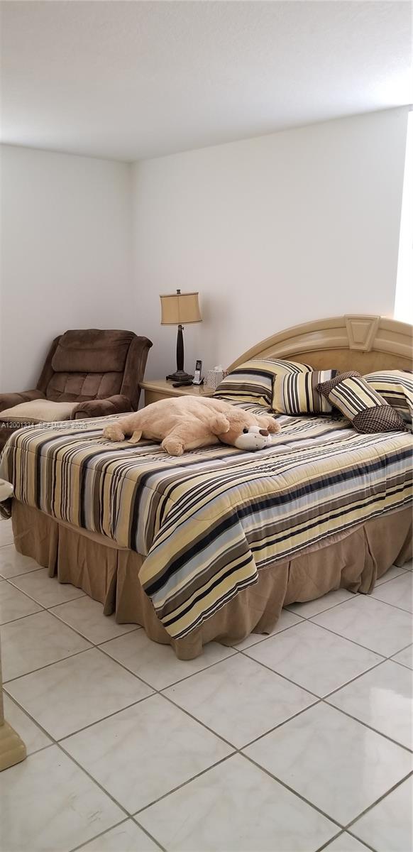 PROMENADE AT KENDALE LAKE - Residential