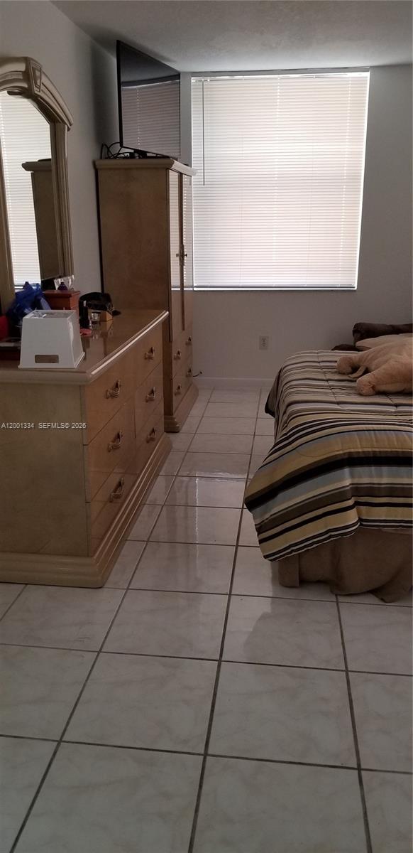 PROMENADE AT KENDALE LAKE - Residential