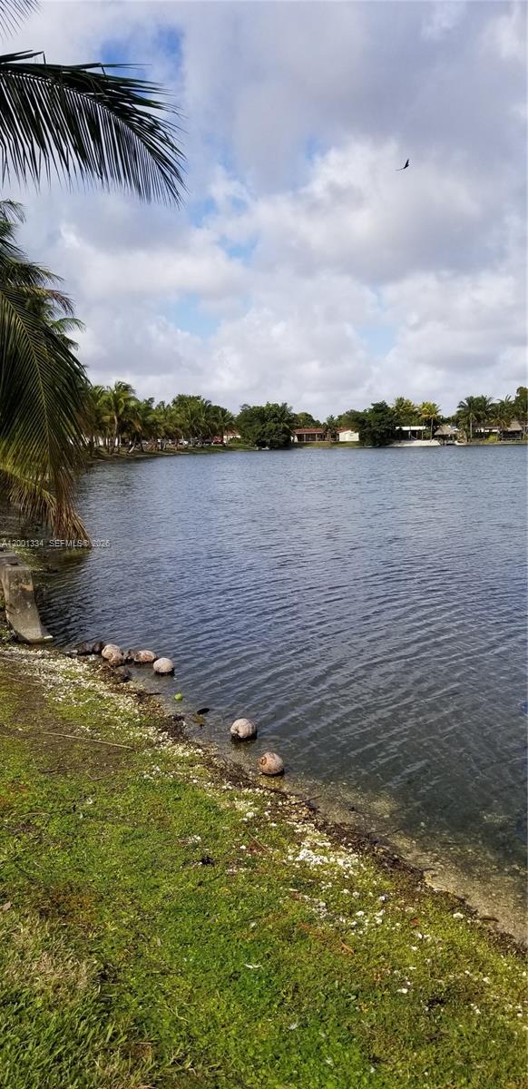 PROMENADE AT KENDALE LAKE - Residential
