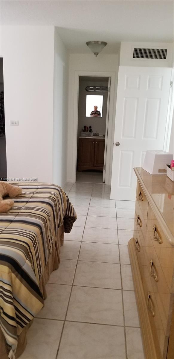 PROMENADE AT KENDALE LAKE - Residential