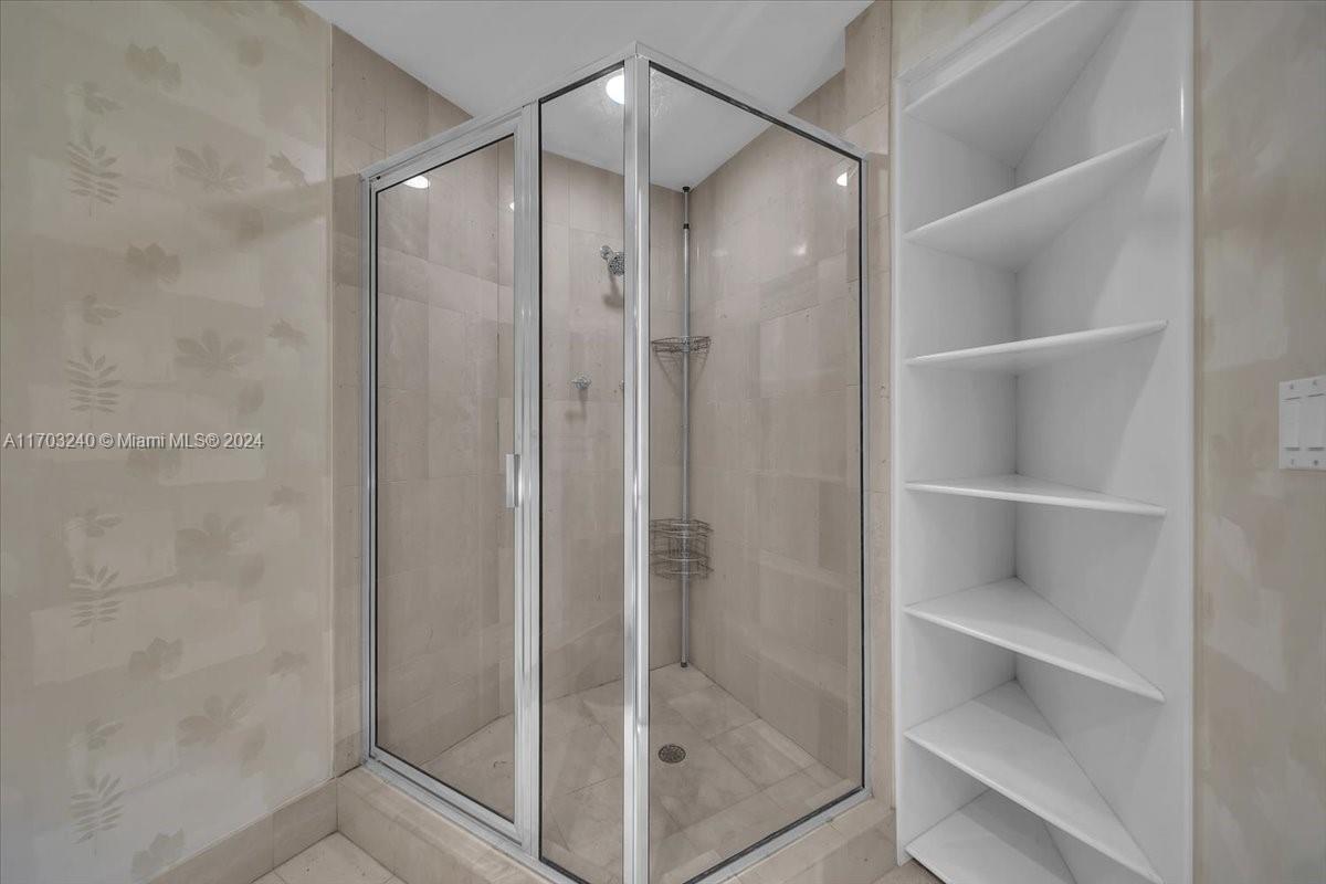 PORTOFINO TOWER CONDO - Residential