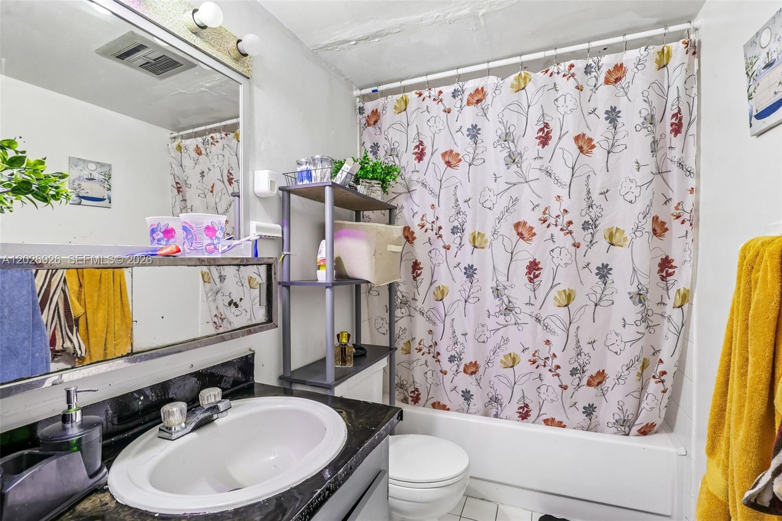 OLA CONDO - Residential