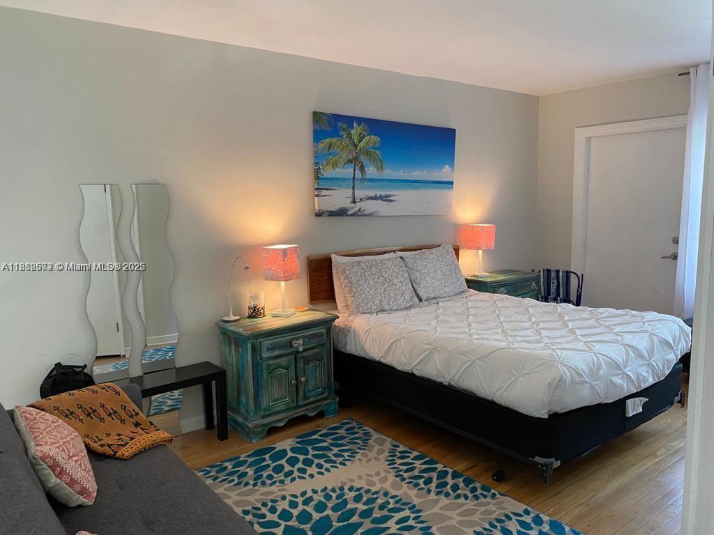 6865 Bay Dr 1