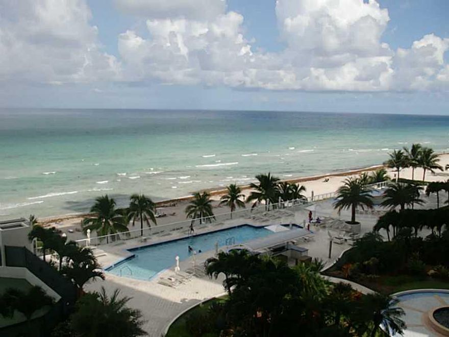 OCEAN FRONT CONDO FLOW THRU PLAN WITH VIEWS OF OCEAN AND CITY. FULLY FURNIHED. MARBLE FLOORS, PRIVATE ELEVATORS, BEACH AND POOL ATTENDANTS, GYM, RESTAURANT, VALET, TENNIS. MINIMUM RENTAL 6 MONTHS NO EXCEPTIONS.