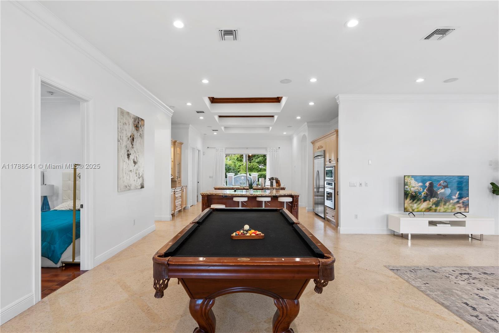 HOLLYWOOD LAKES SECTION - Residential Lease
