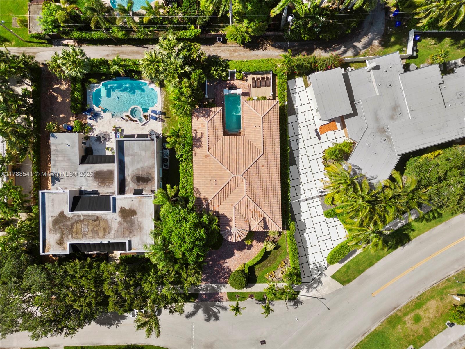 HOLLYWOOD LAKES SECTION - Residential Lease