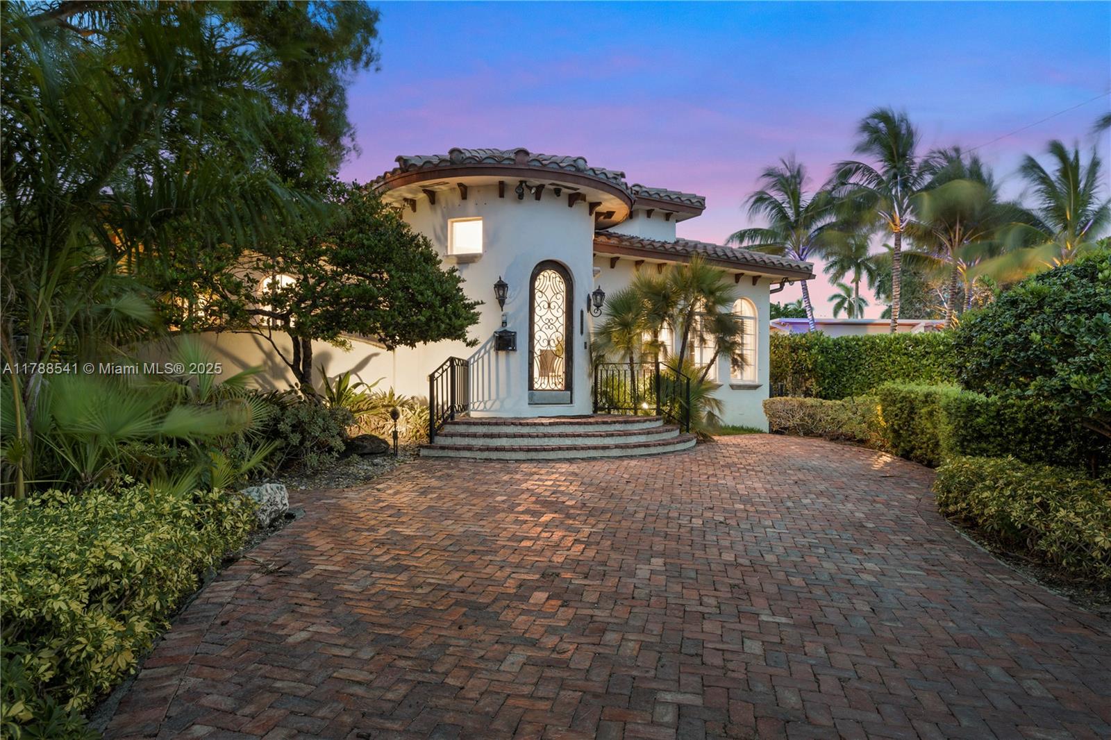 HOLLYWOOD LAKES SECTION - Residential Lease