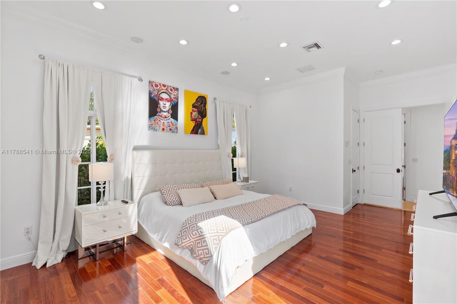 HOLLYWOOD LAKES SECTION - Residential Lease