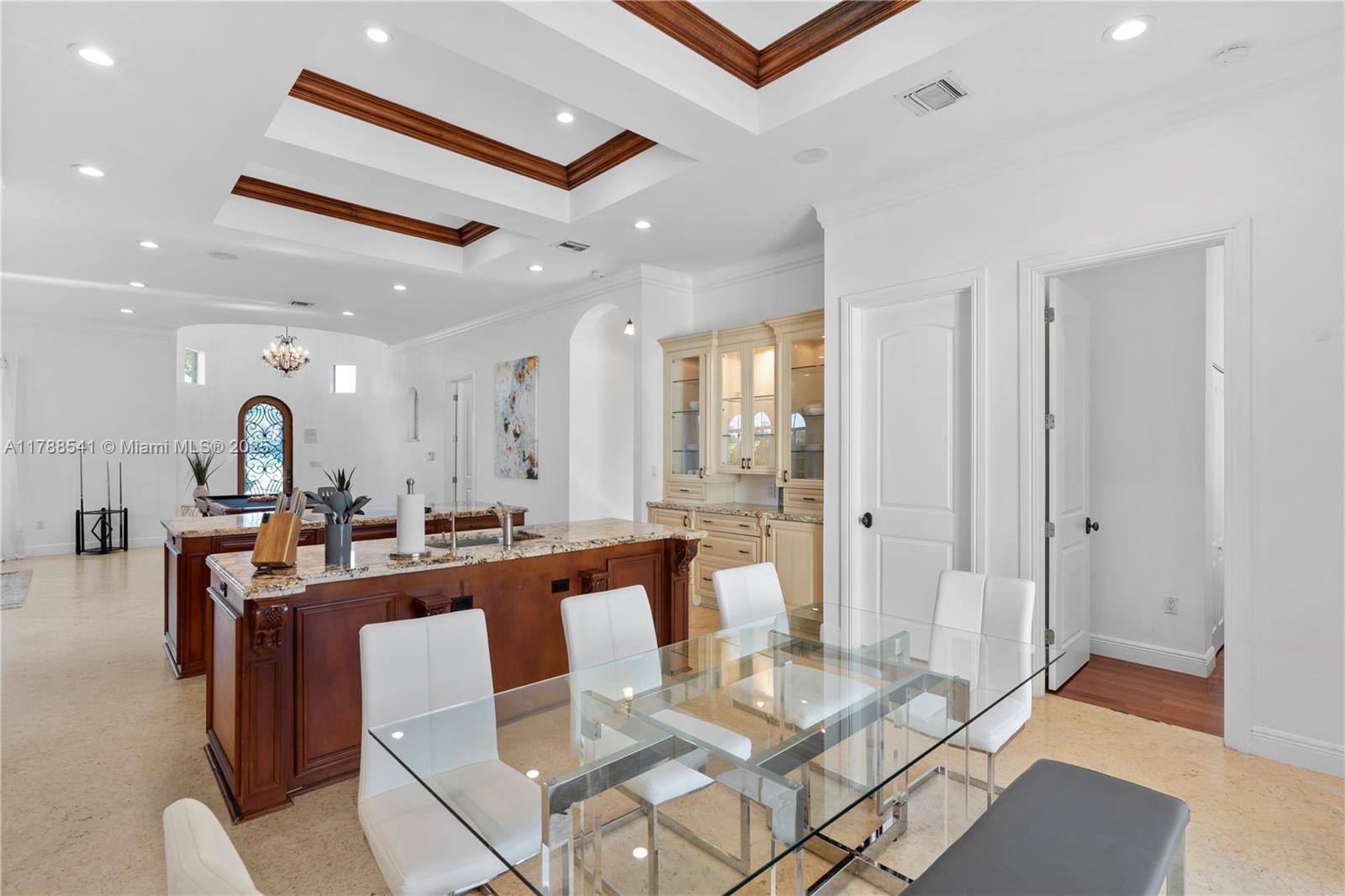 HOLLYWOOD LAKES SECTION - Residential Lease