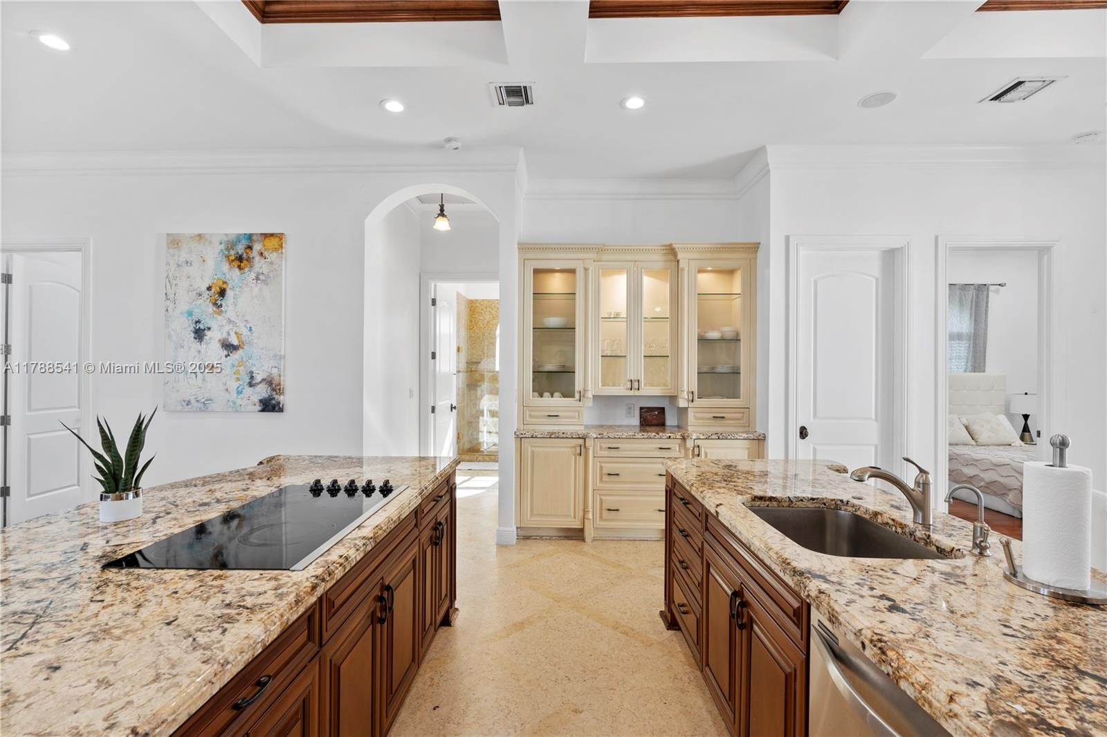 HOLLYWOOD LAKES SECTION - Residential Lease