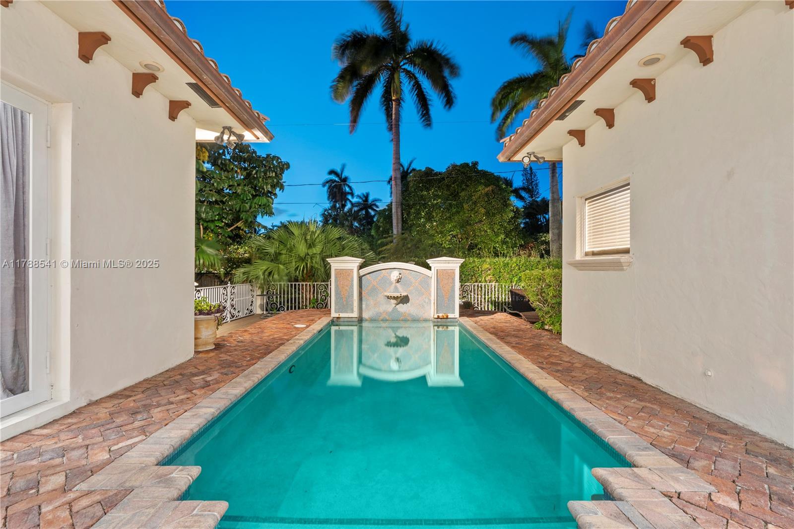 HOLLYWOOD LAKES SECTION - Residential Lease