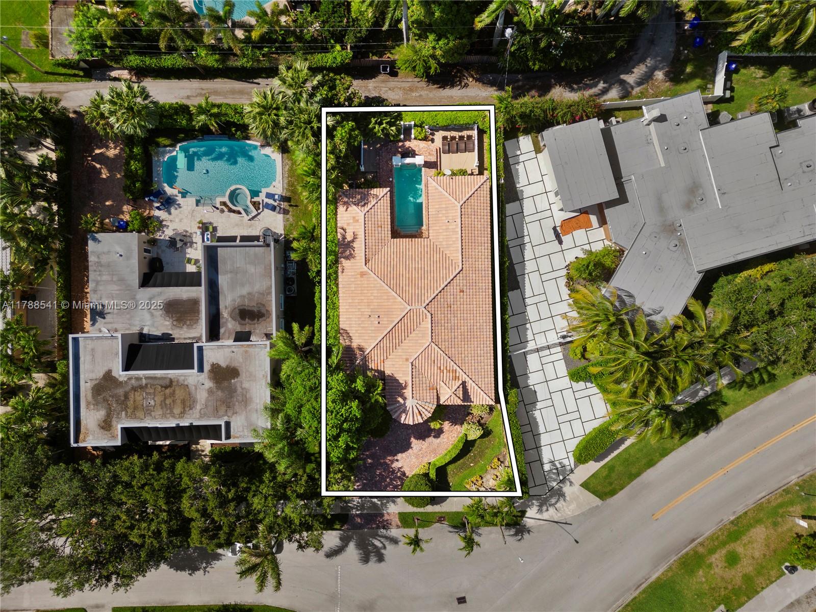 HOLLYWOOD LAKES SECTION - Residential Lease
