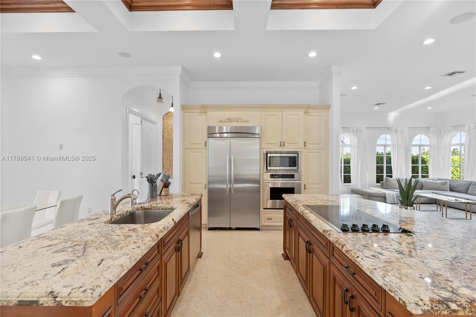 HOLLYWOOD LAKES SECTION - Residential Lease