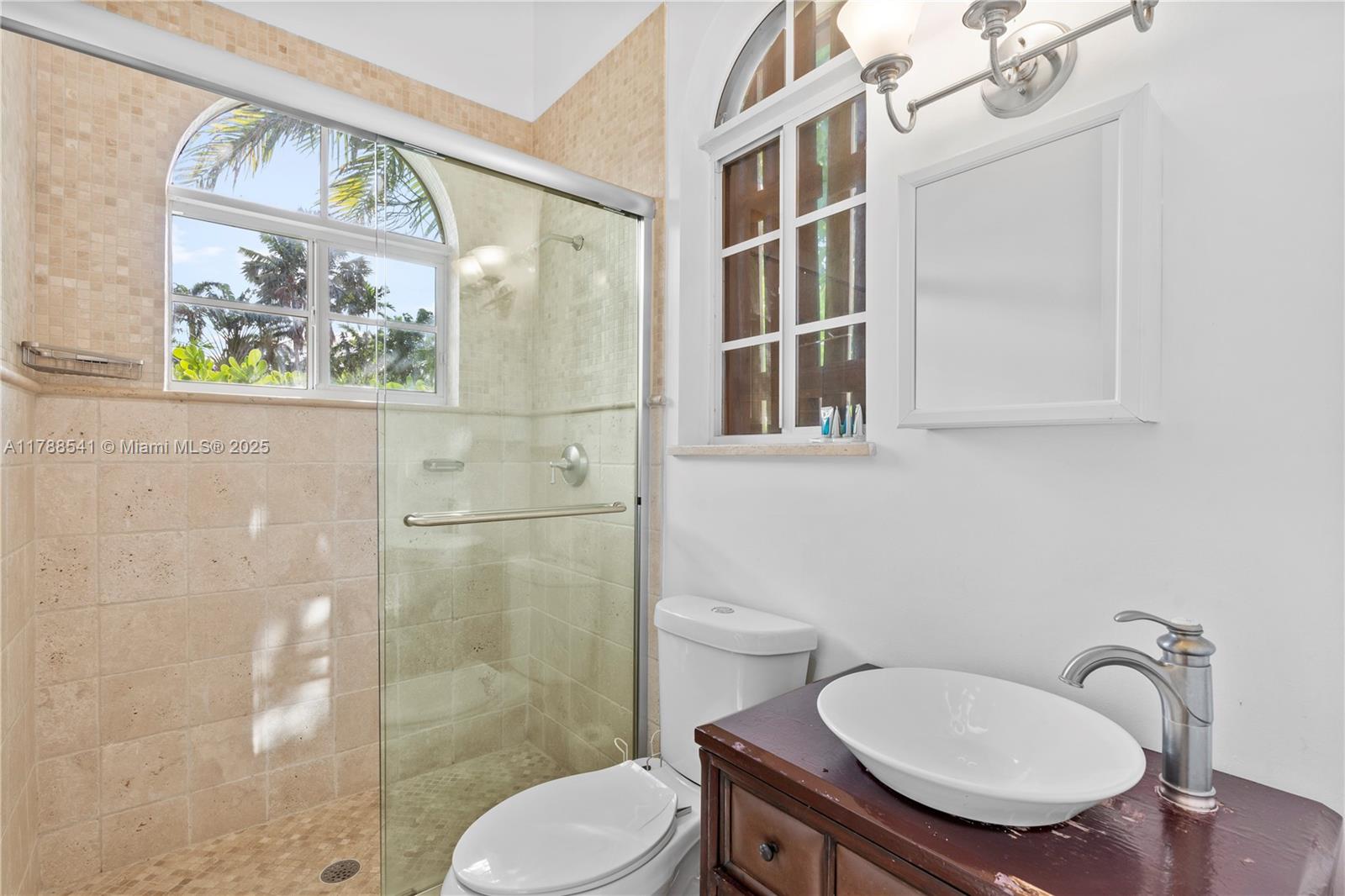 HOLLYWOOD LAKES SECTION - Residential Lease