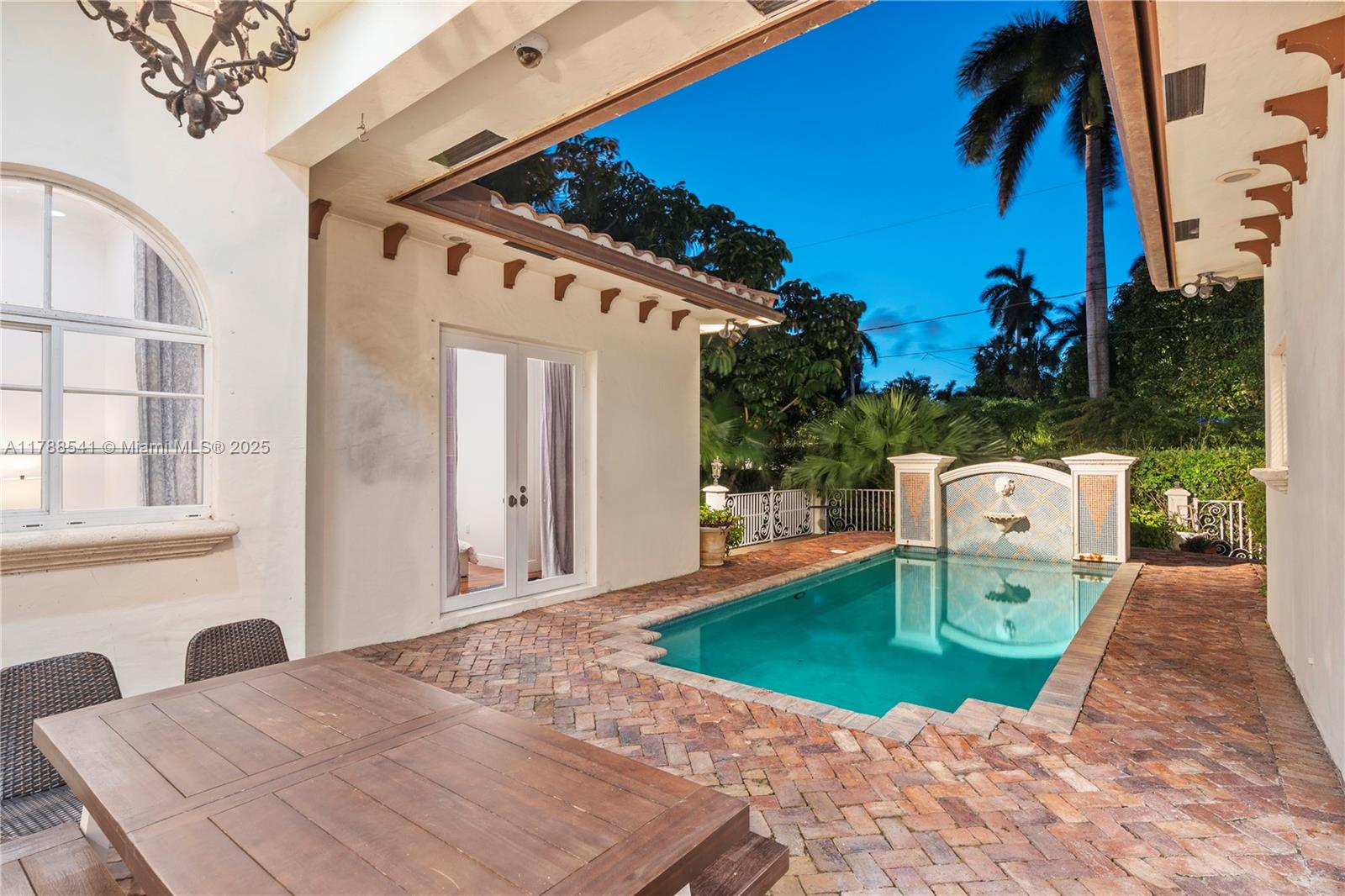 HOLLYWOOD LAKES SECTION - Residential Lease