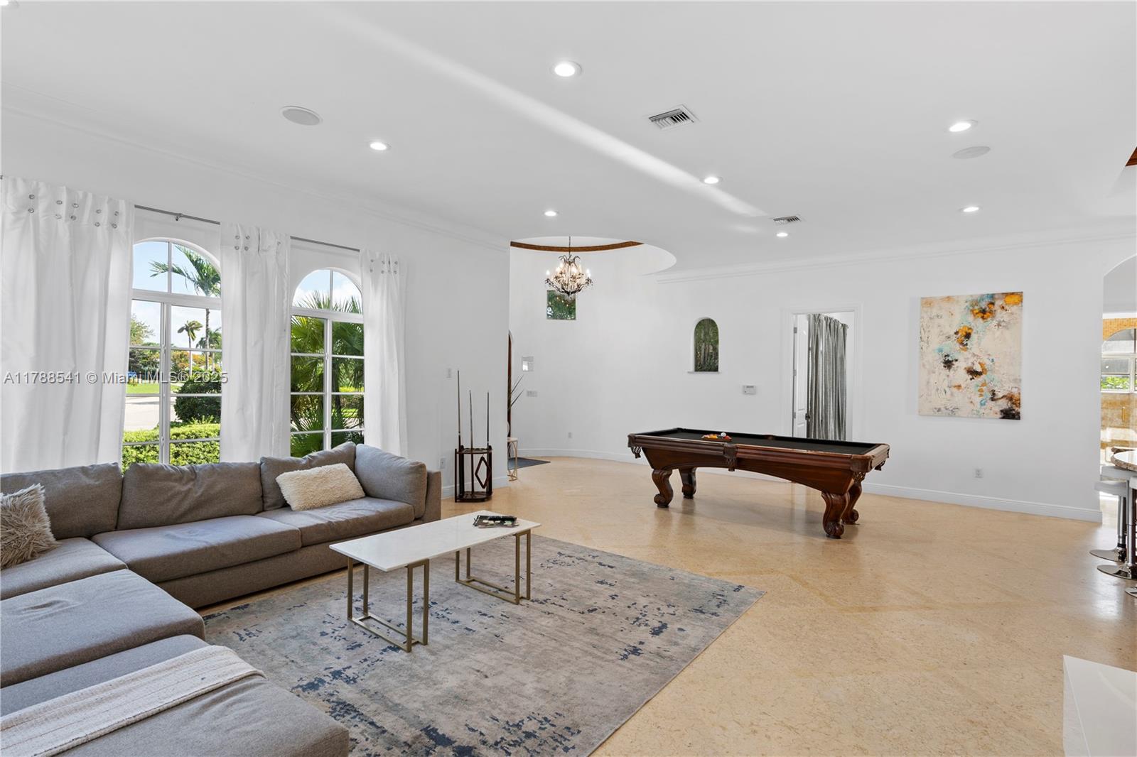 HOLLYWOOD LAKES SECTION - Residential Lease
