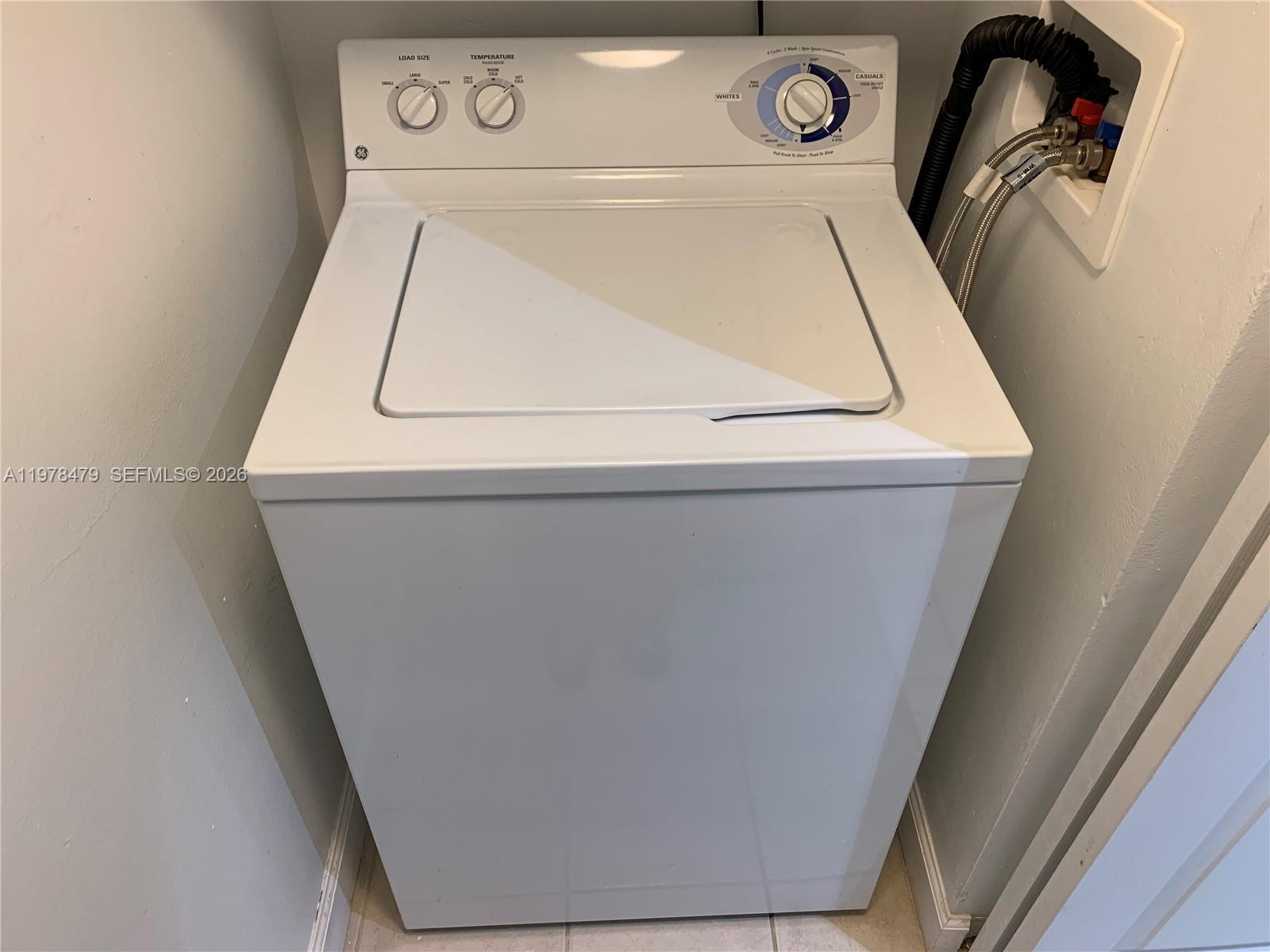 HOLLYWOOD PARC CONDO - Residential Lease