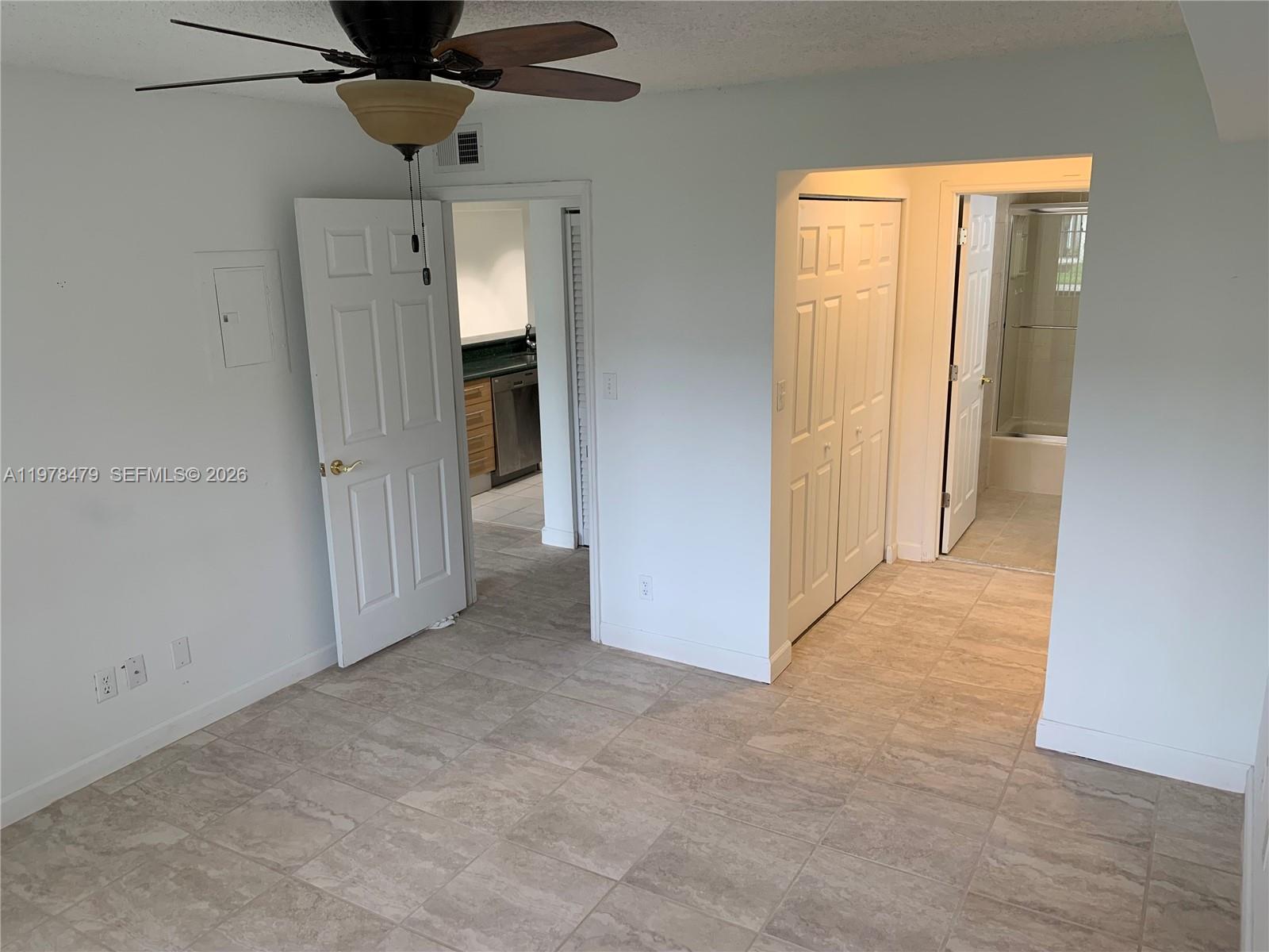 HOLLYWOOD PARC CONDO - Residential Lease