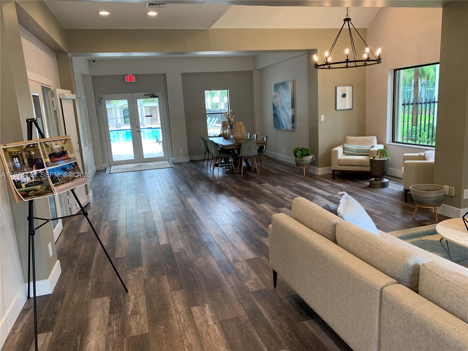 HOLLYWOOD PARC CONDO - Residential Lease