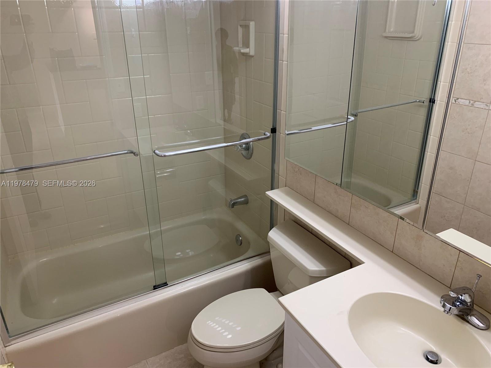 HOLLYWOOD PARC CONDO - Residential Lease