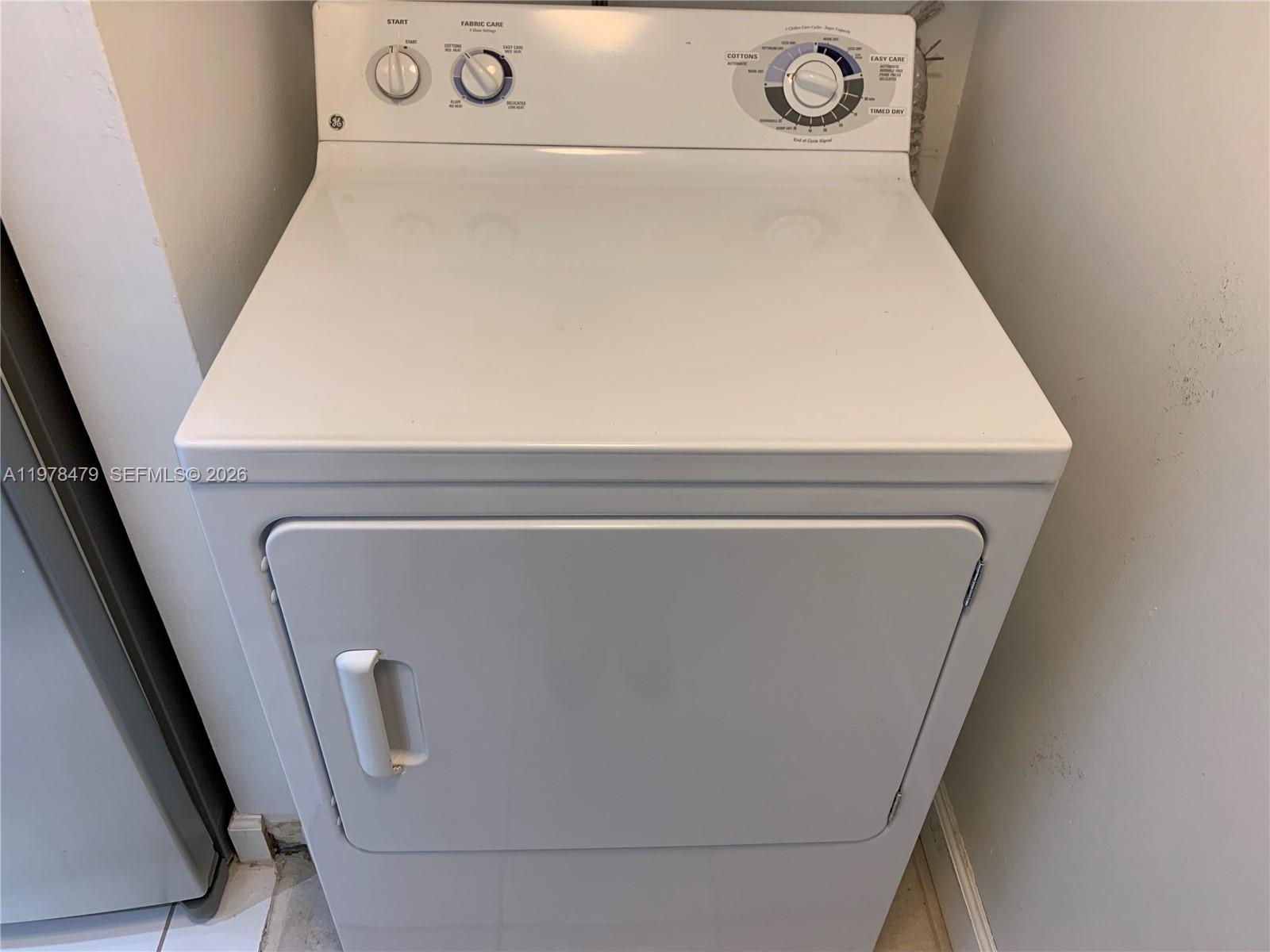 HOLLYWOOD PARC CONDO - Residential Lease