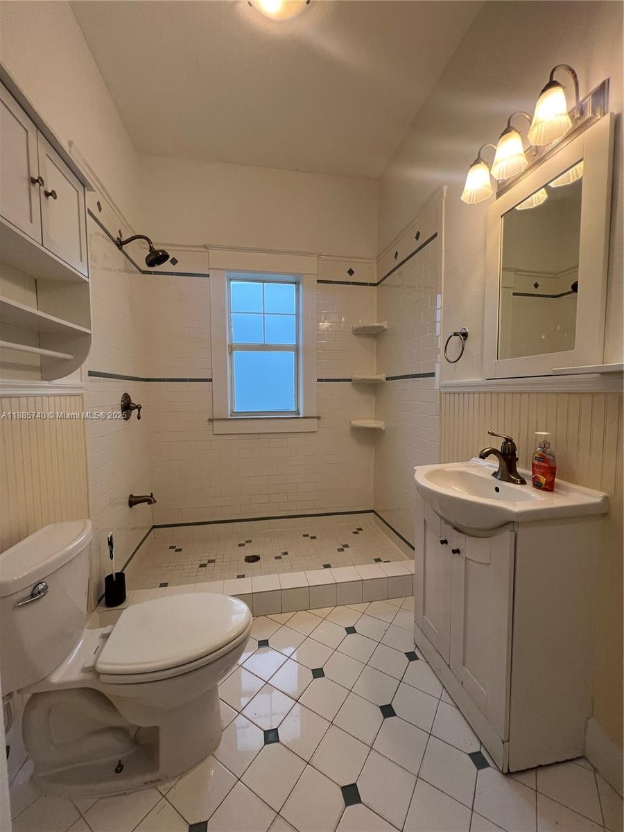 TOWN OF HALLANDALE B-13 - Residential Lease