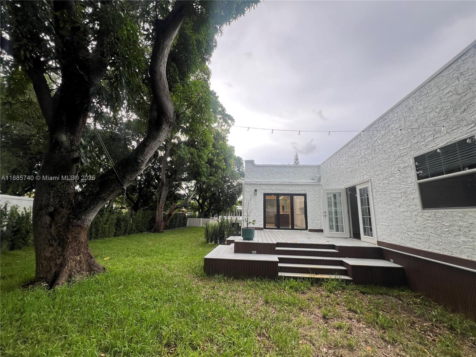 TOWN OF HALLANDALE B-13 - Residential Lease