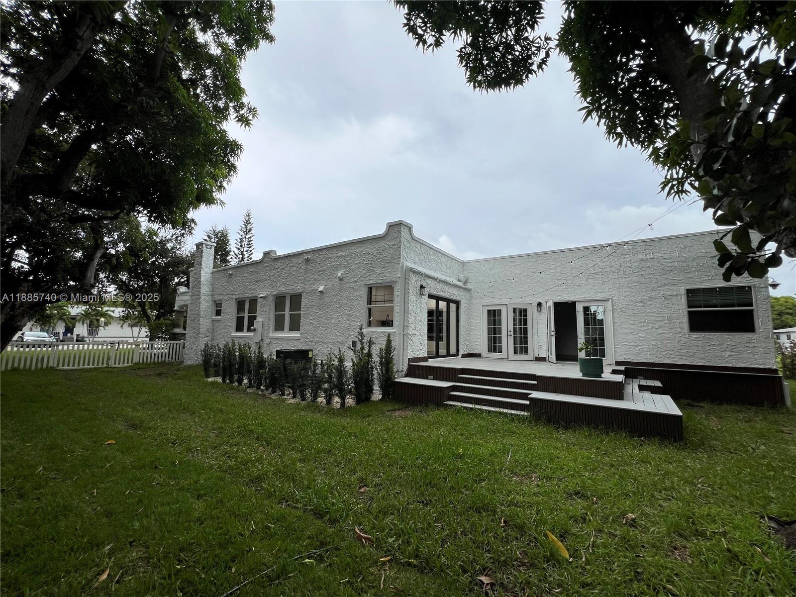 TOWN OF HALLANDALE B-13 - Residential Lease