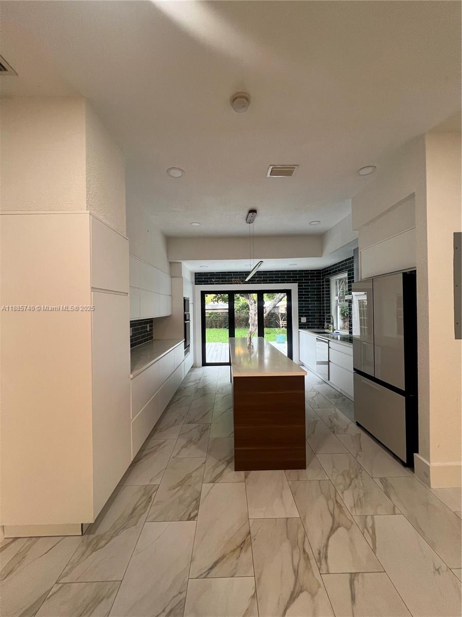TOWN OF HALLANDALE B-13 - Residential Lease