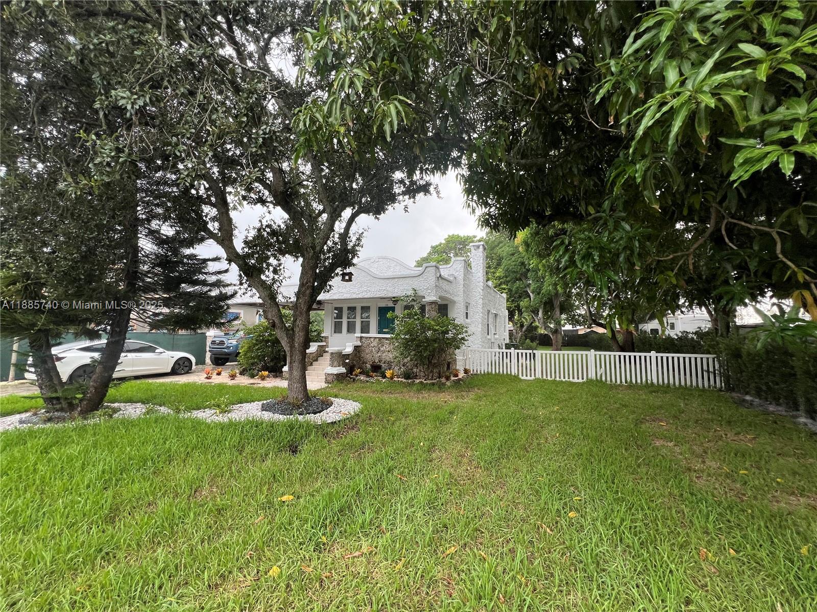TOWN OF HALLANDALE B-13 - Residential Lease