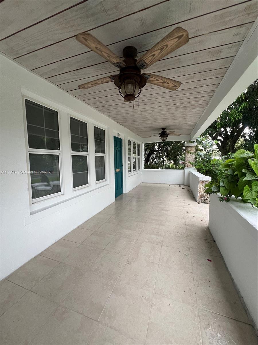 TOWN OF HALLANDALE B-13 - Residential Lease