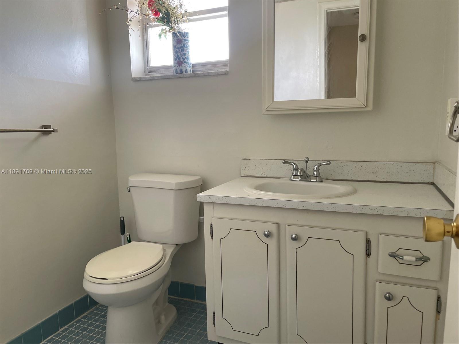 MEADOWBROOK CONDO APTS BL - Residential Lease