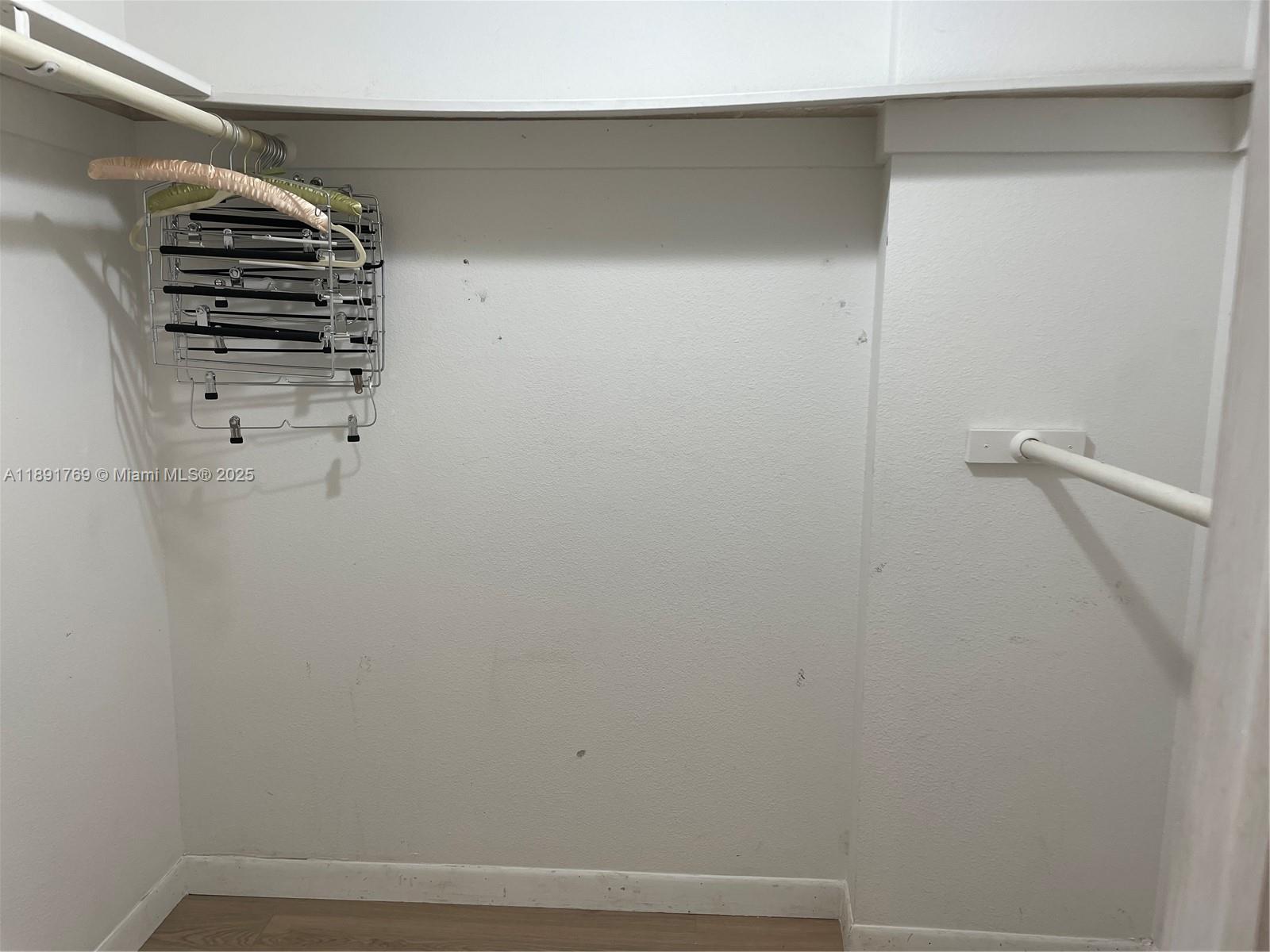 MEADOWBROOK CONDO APTS BL - Residential Lease