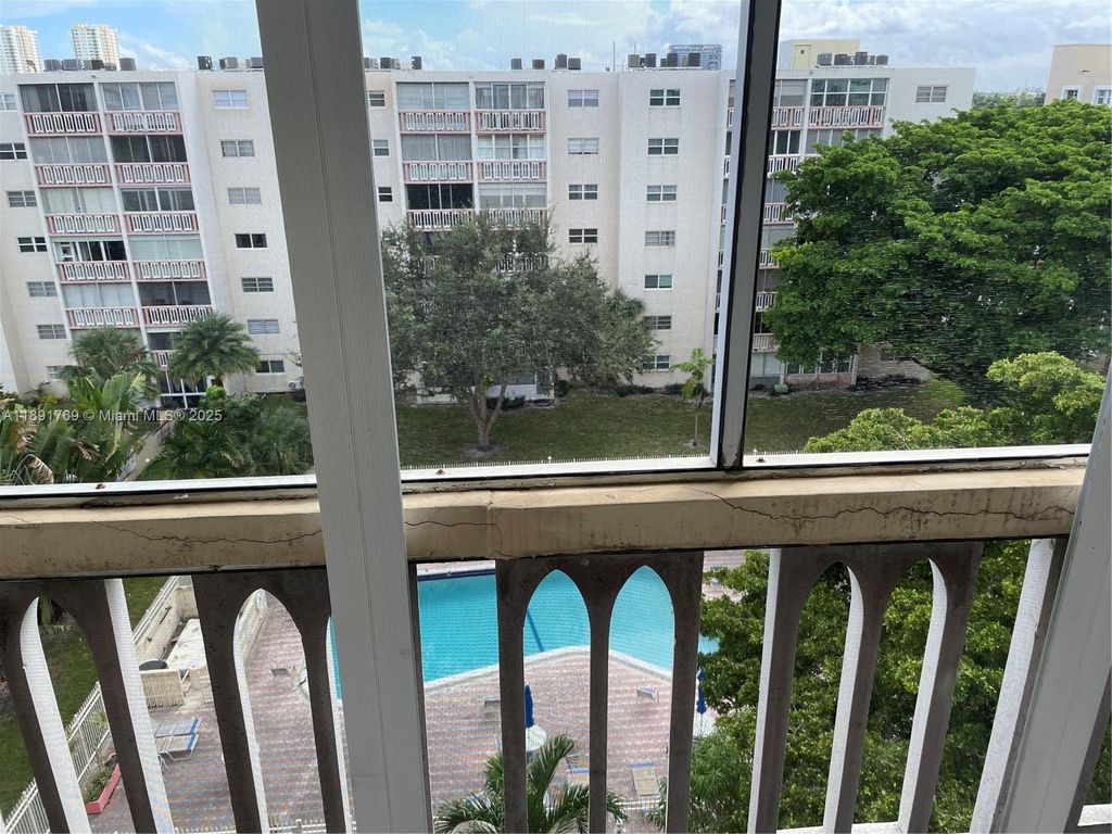 Photo of 1001 NE 14th Ave #706, Hallandale Beach, FL 33009 (MLS # A11891769)