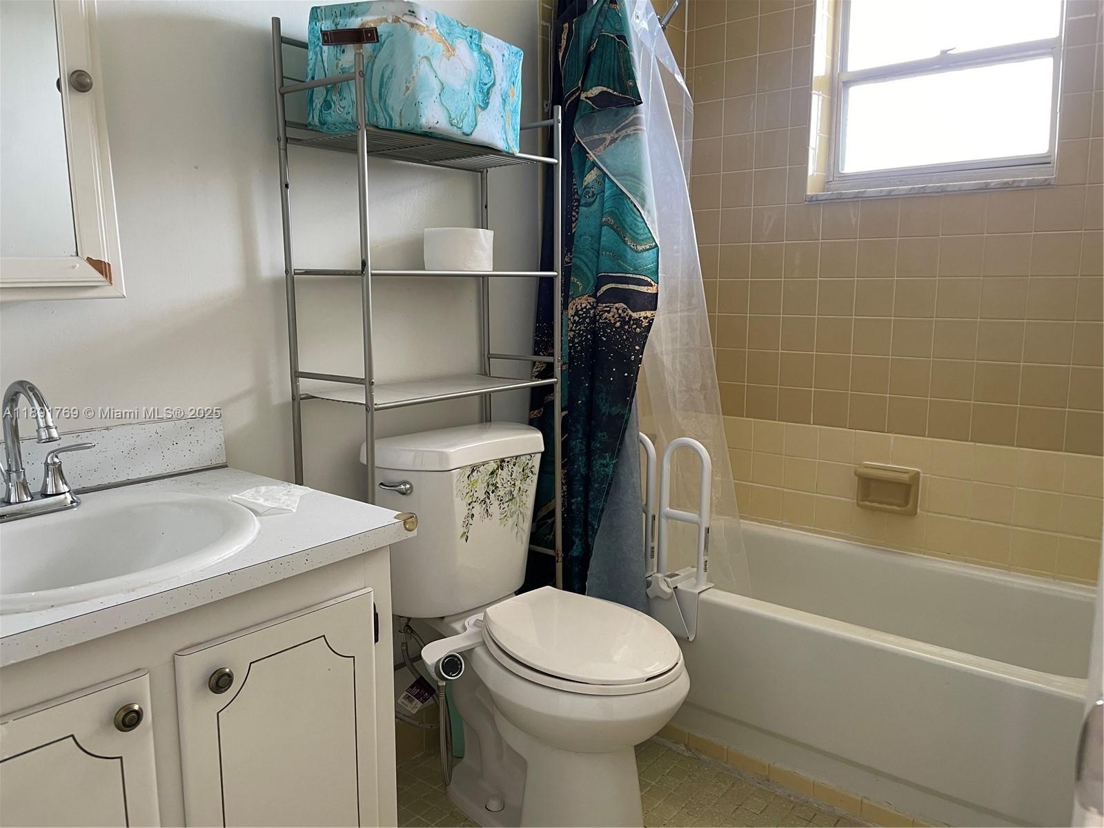 MEADOWBROOK CONDO APTS BL - Residential Lease