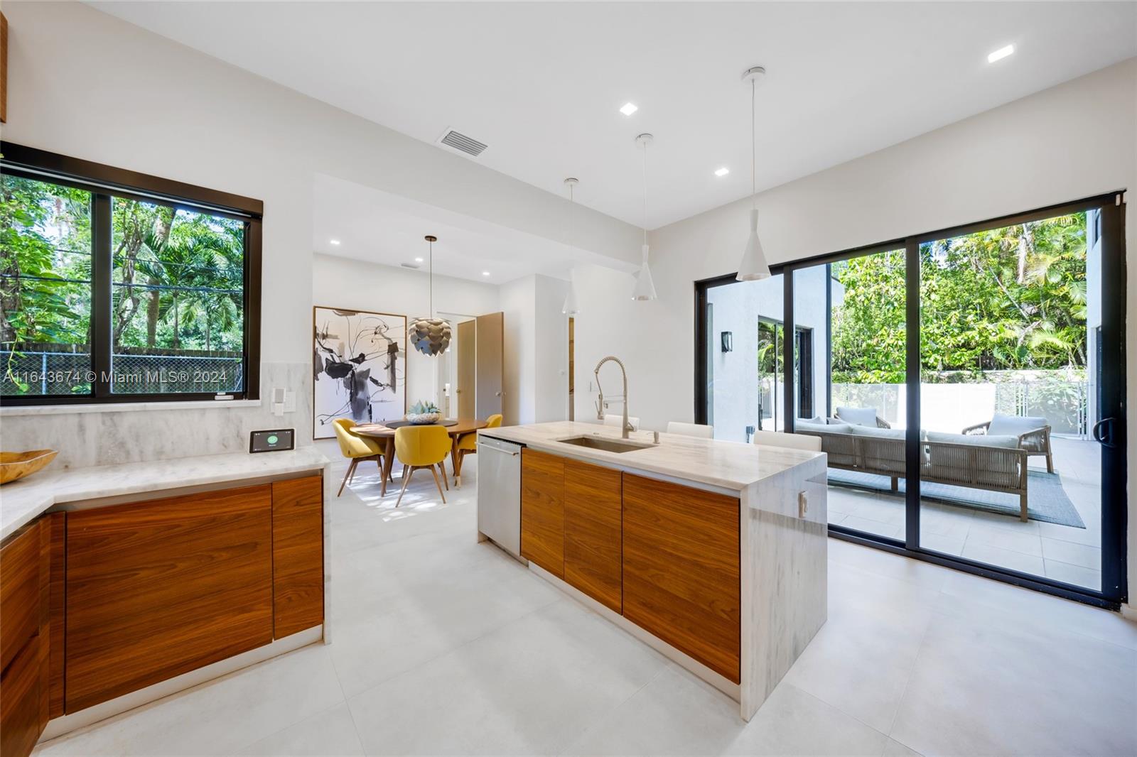LEAFY WAY - Residential Lease