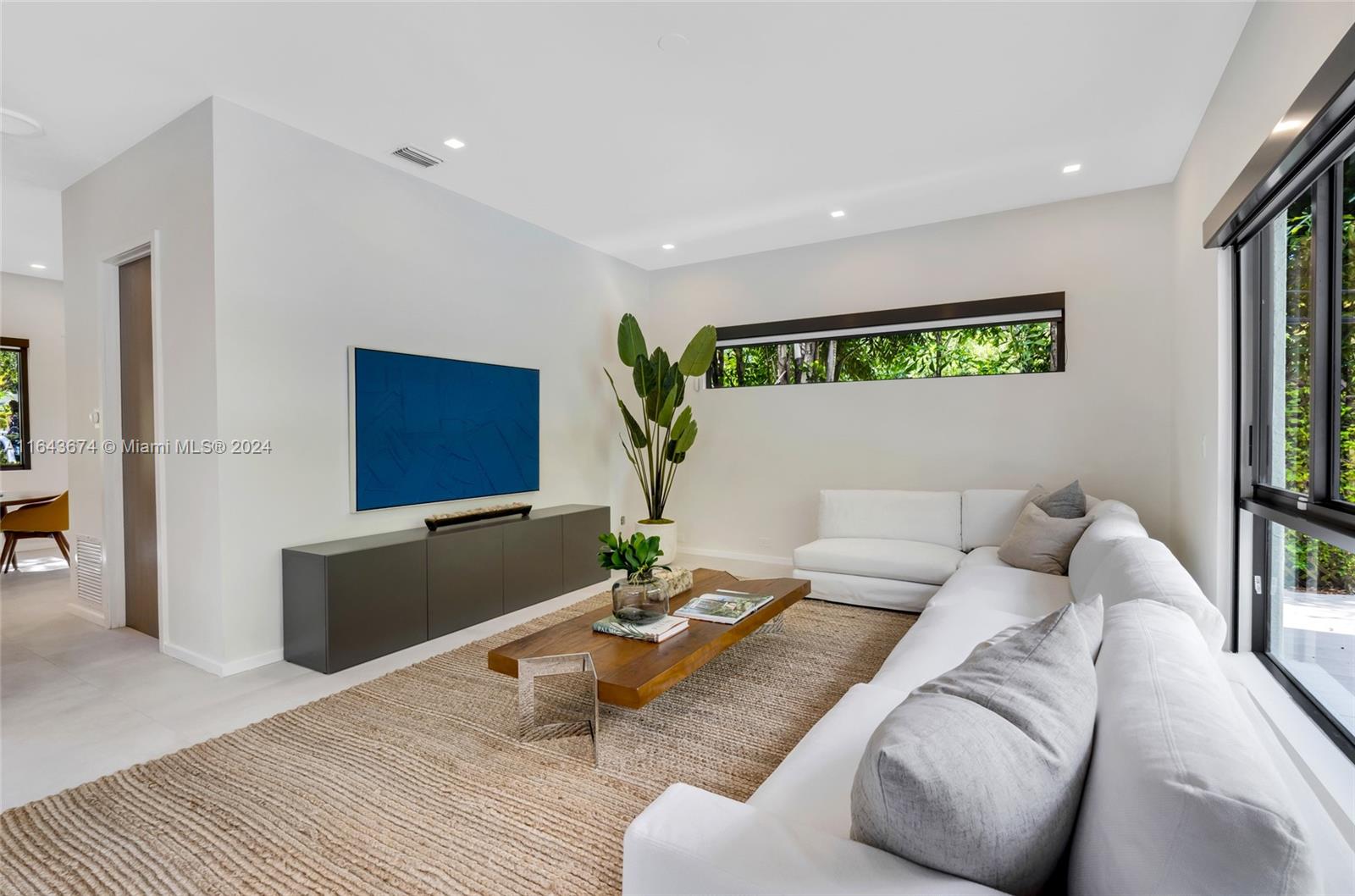 LEAFY WAY - Residential Lease