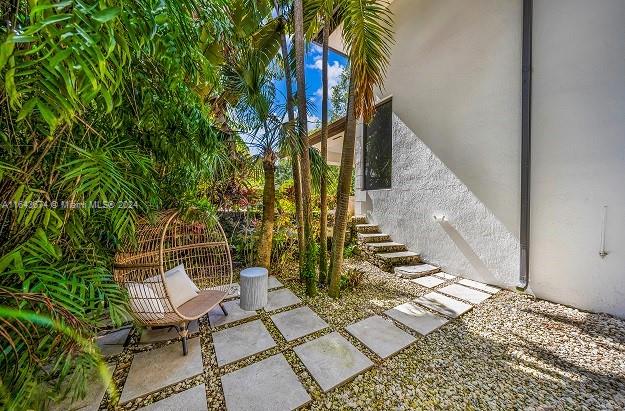 LEAFY WAY - Residential Lease
