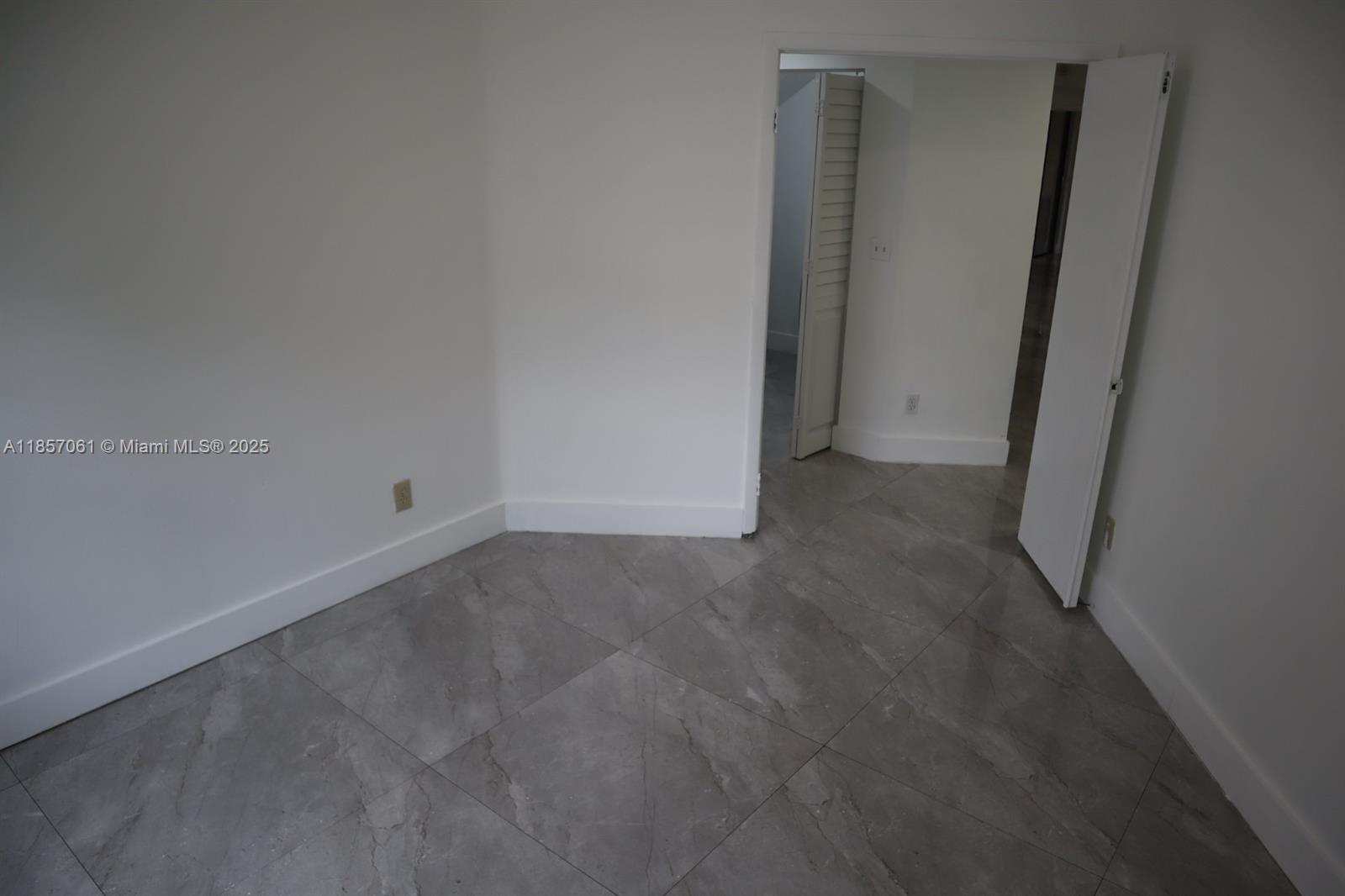 LAS VERDES CONDO - Residential