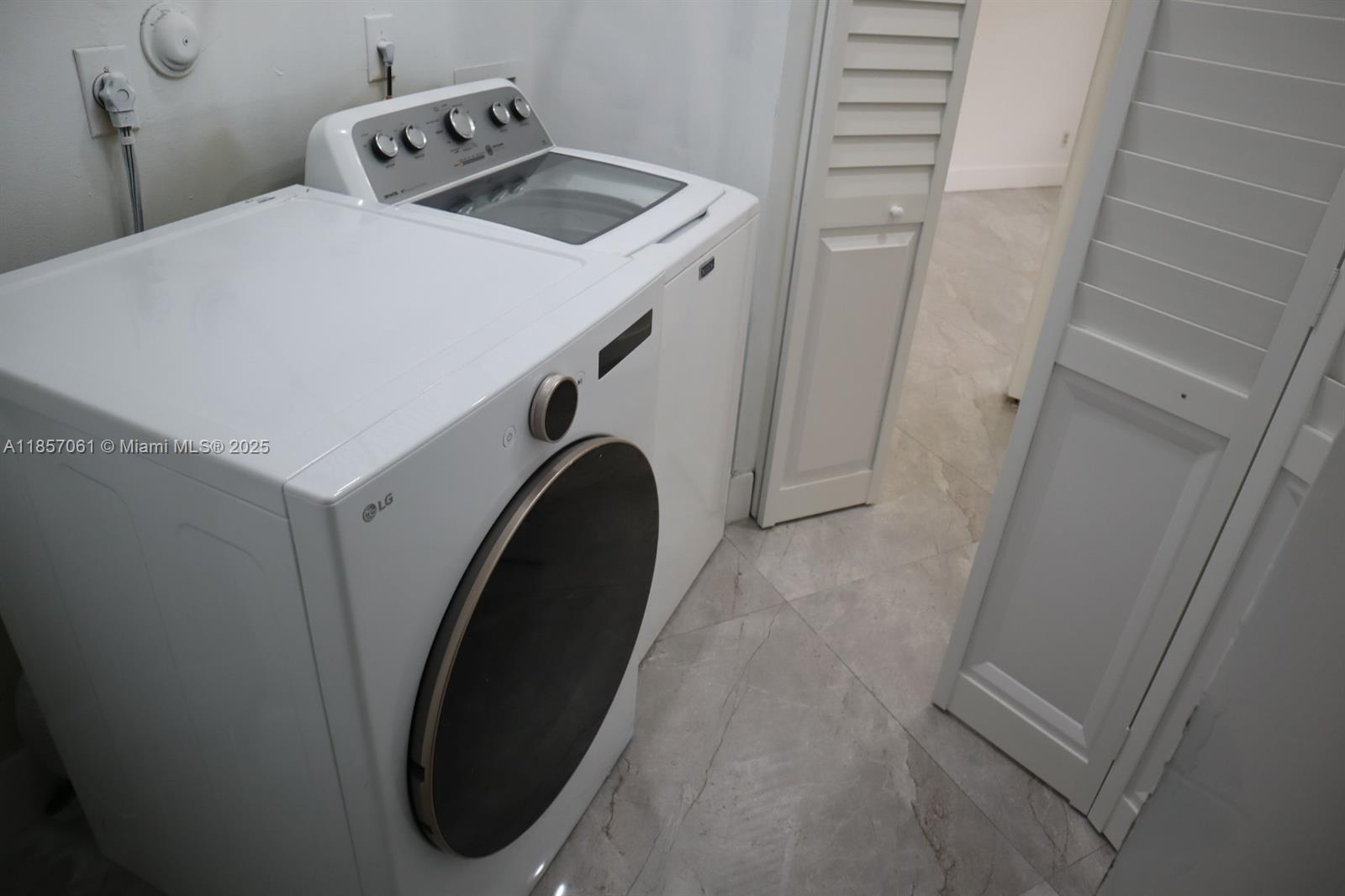 LAS VERDES CONDO - Residential