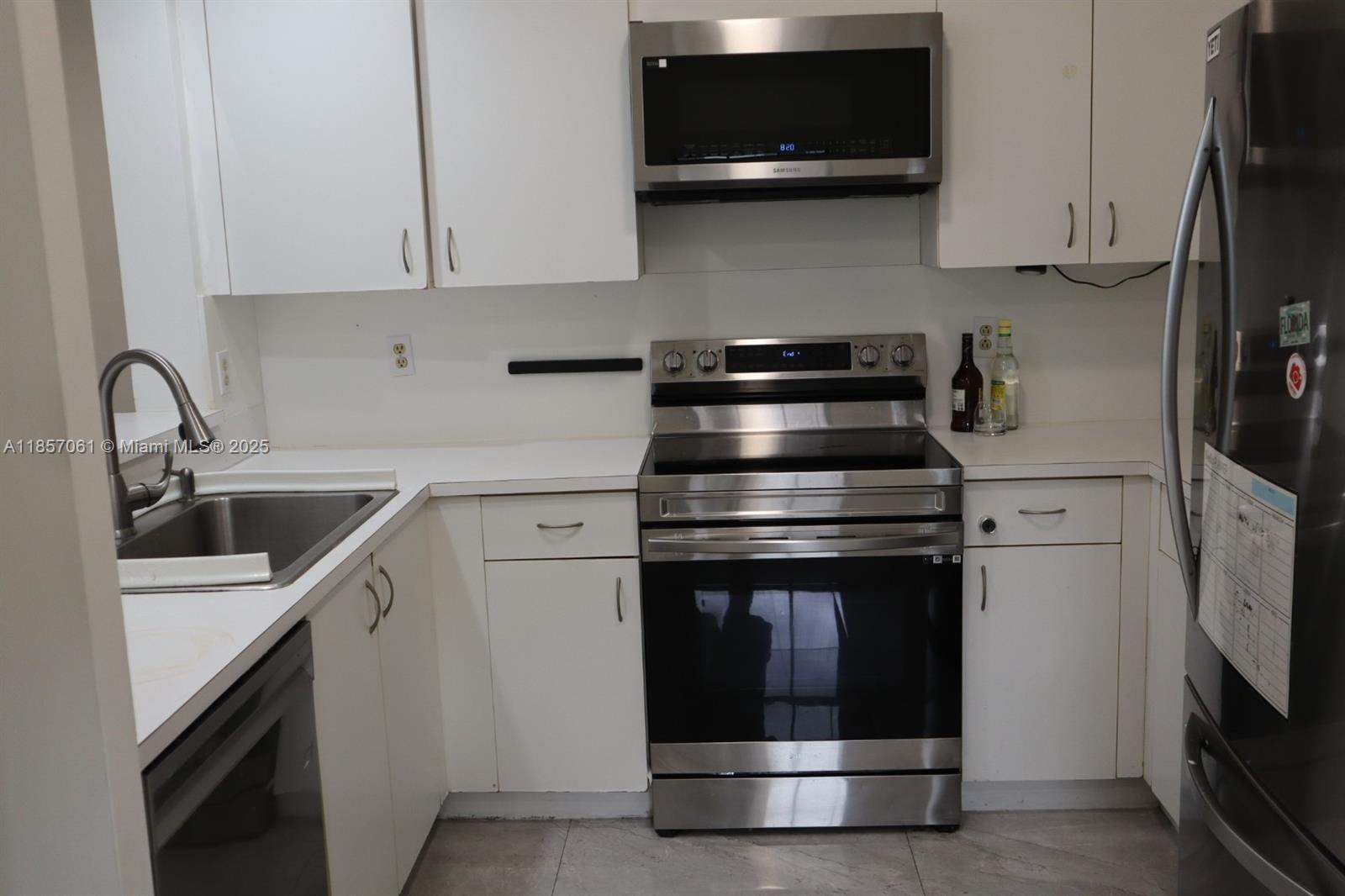 LAS VERDES CONDO - Residential