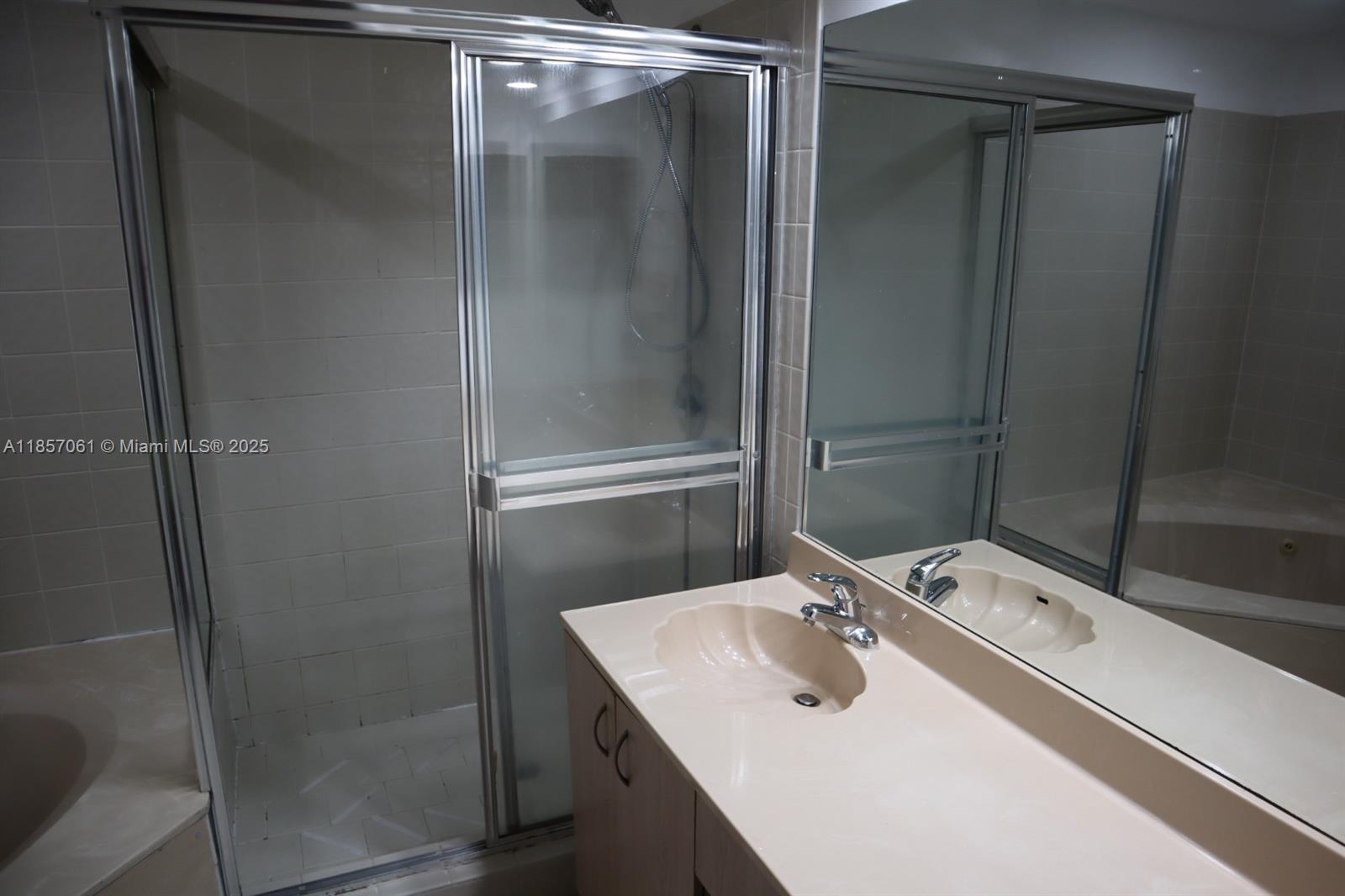 LAS VERDES CONDO - Residential