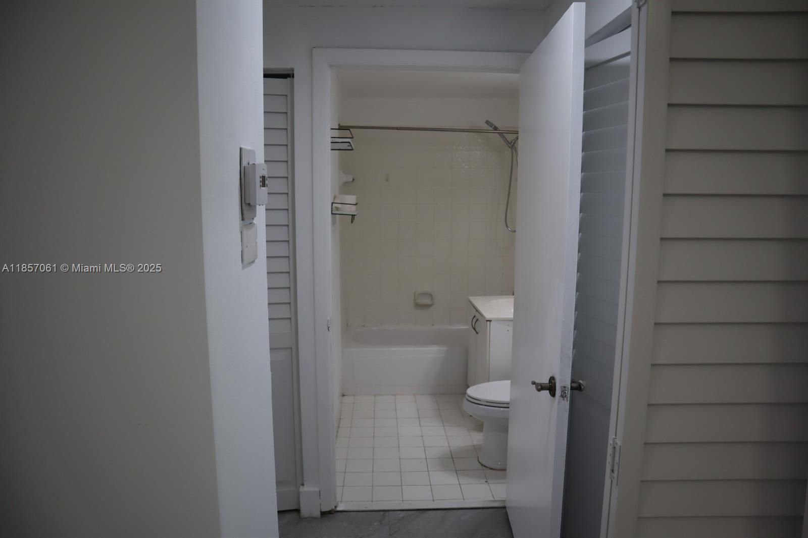 LAS VERDES CONDO - Residential