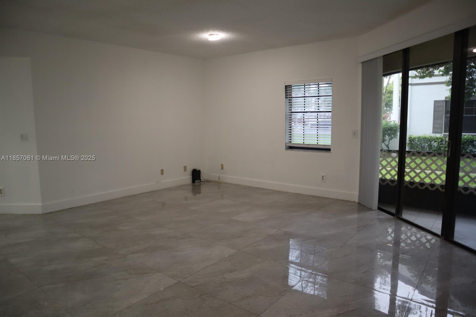 LAS VERDES CONDO - Residential