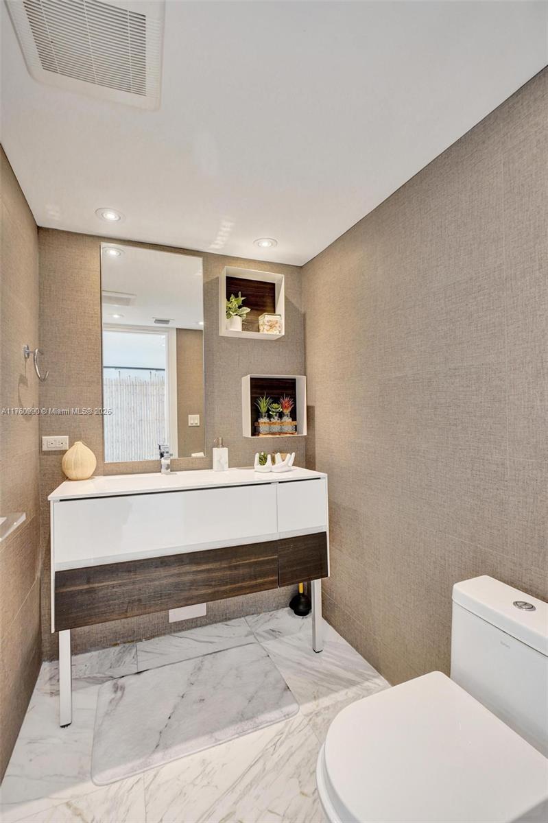 FIFTY SIX-SIXTY COLLINS A - Residential