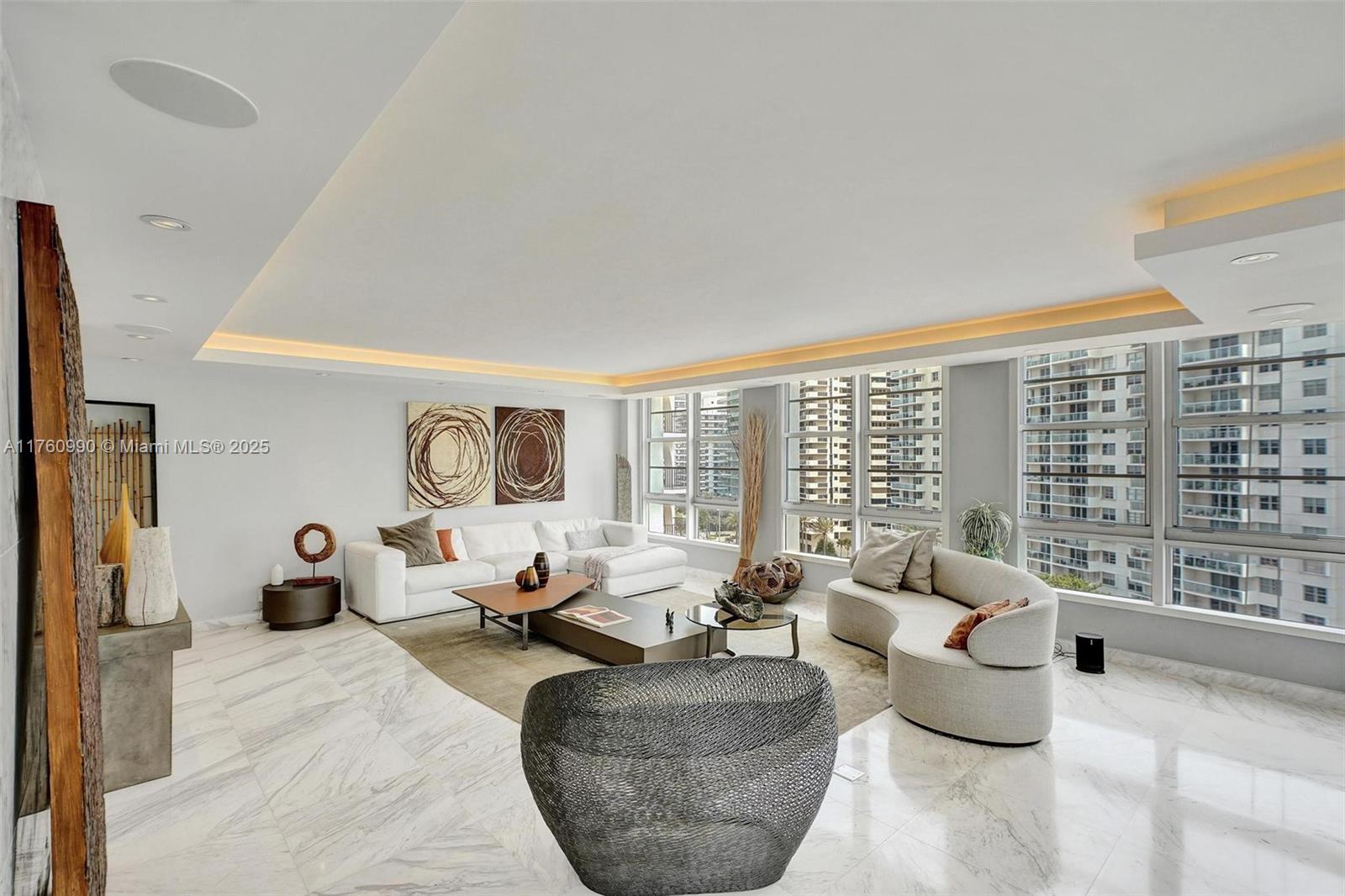 5660 Collins Ave 9B