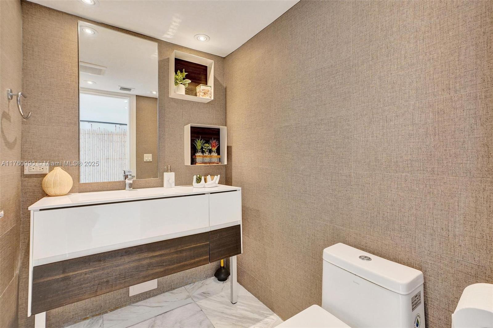 FIFTY SIX-SIXTY COLLINS A - Residential