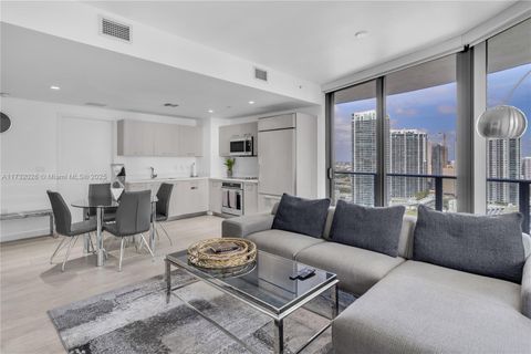 45 SW 9th St 2801 Miami FL 33130